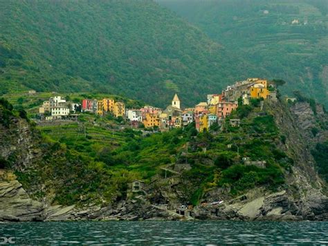 rick steves corniglia hotels.